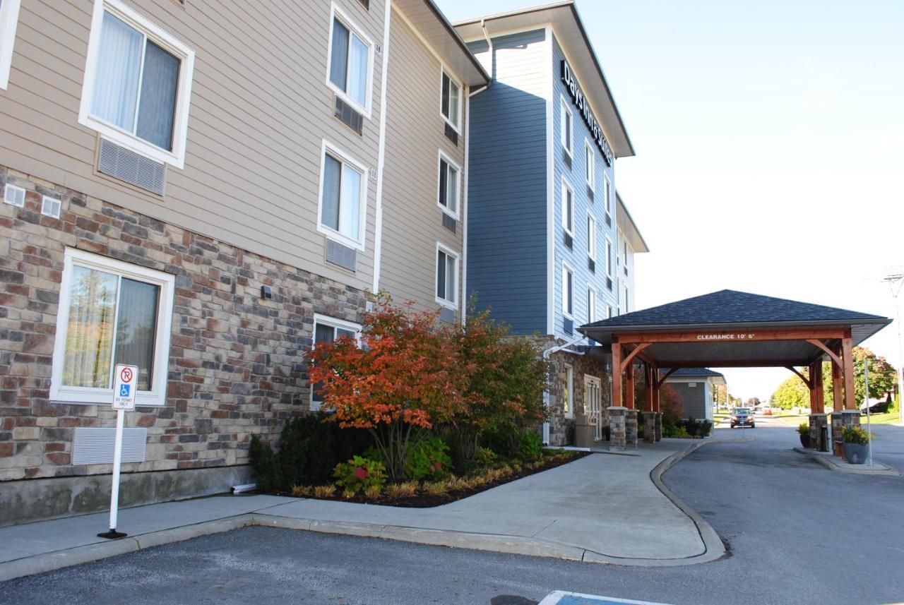Days Inn & Suites By Wyndham Lindsay Exterior photo