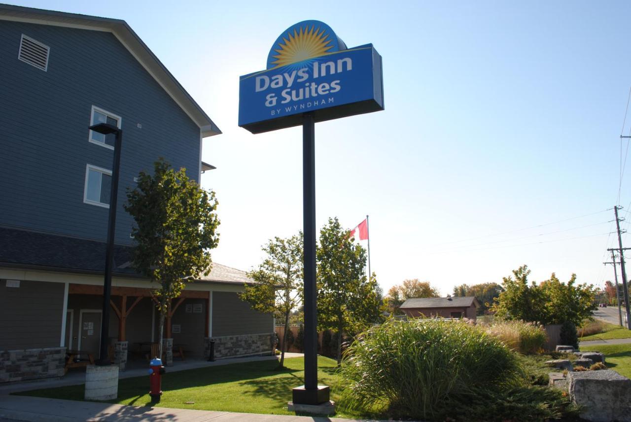 Days Inn & Suites By Wyndham Lindsay Exterior photo
